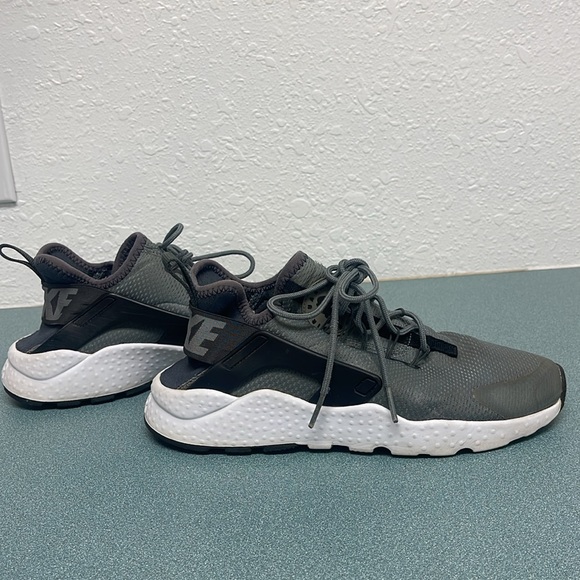 Nike Air Huarache Shoes Size (8W, 6.5M, 6.5Y) 🍁‼️ - Picture 6 of 8